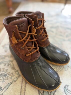 Sperry Brown Leather and Black Duck-Style